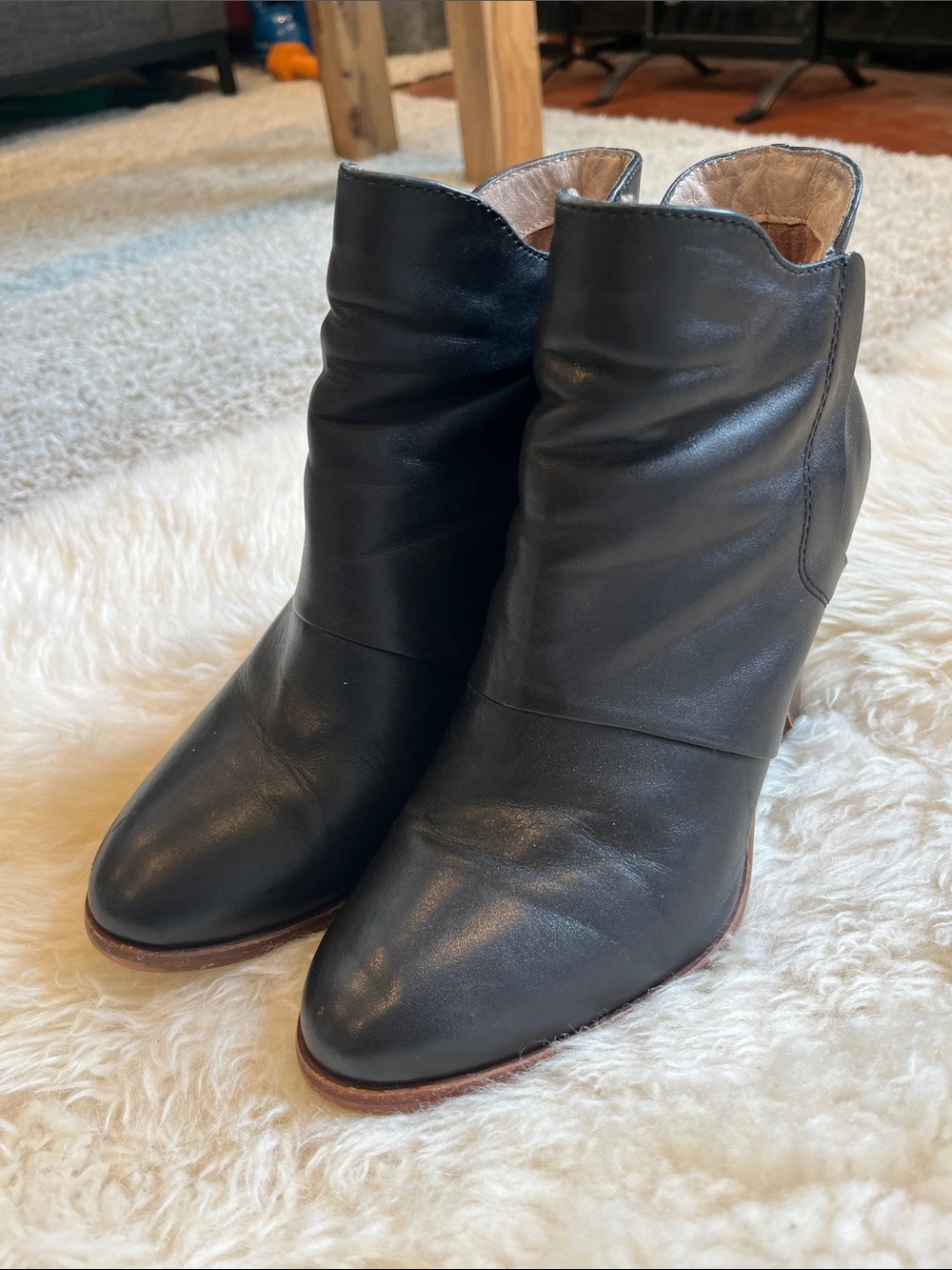 Halogen Black Leather Women's Ankle Boots - Classic Chelsea Style